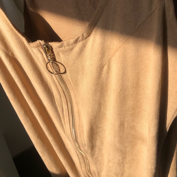 Sexy Suede Dress in Beige with front zipper - Picture 2 of 4